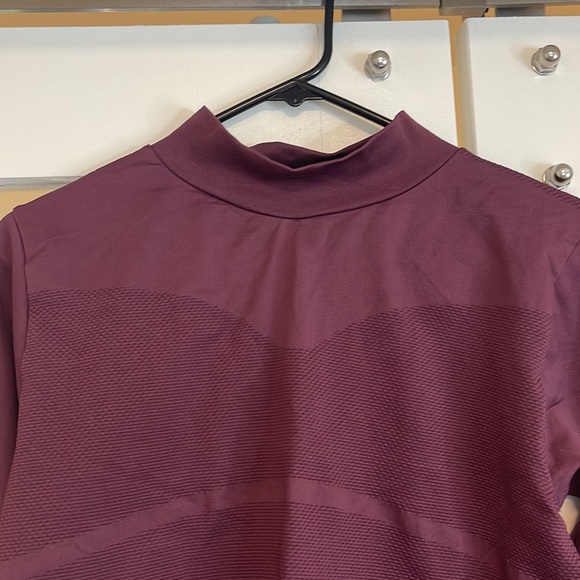 Zella Cropped Workout Top - Picture 2 of 5